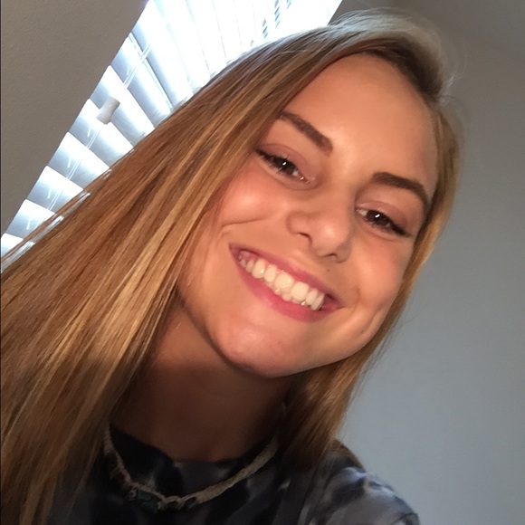 Meet the Posher Other - Meet your Posher, Mckenzie