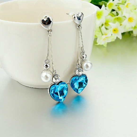 New beautiful long earings - Picture 3 of 4