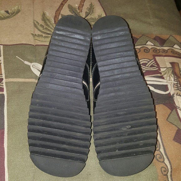 Mossimo Casual Shoes 8 (worn once) - Picture 2 of 3