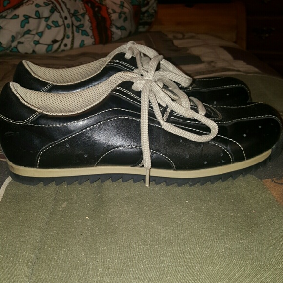 Mossimo Casual Shoes 8 (worn once) - Picture 3 of 3