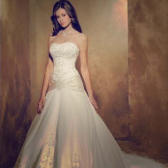 Allure 8362 wedding gown.