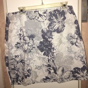 Ann Taylor floral Hawaiian skirt white gray 14