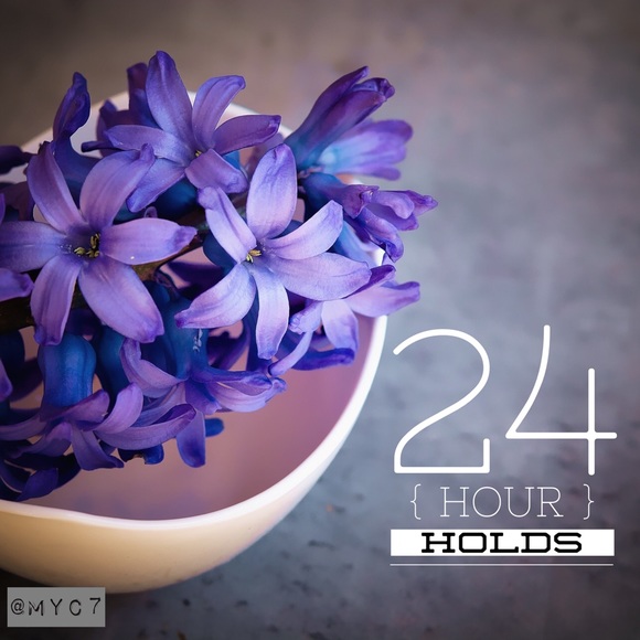 🍍My Closet Rules🍍 - Picture 3 of 4