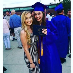 Meet your Posher, Laura