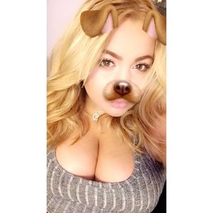 Meet your Posher, Adriana