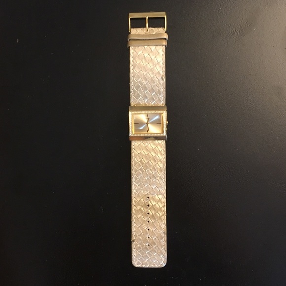 Guess gold leather watch w Swarovski crystal bezel