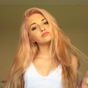 Meet your Posher, Carly