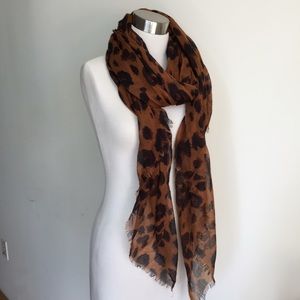 Leopard print scarf!