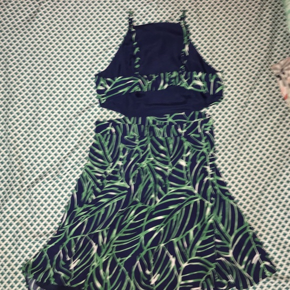 Forever 21 dress. Never been worn - Picture 2 of 2