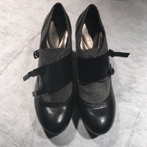 Black And White Striped Buckle Heels - Picture 2 of 3