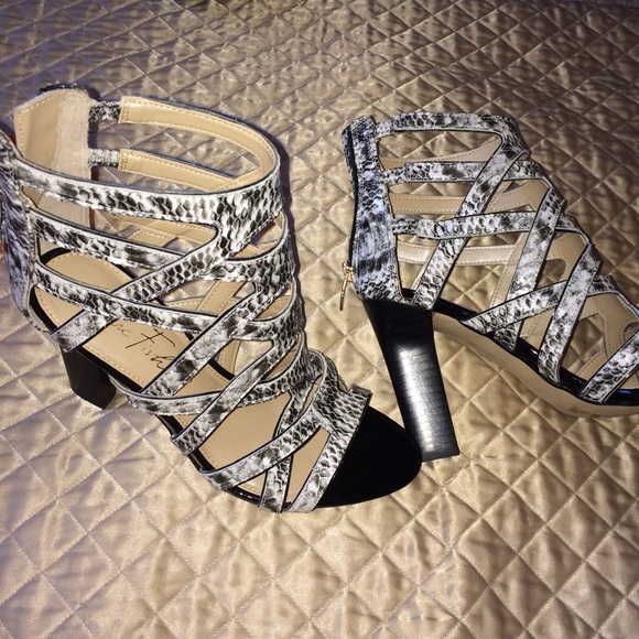 Snake skin print caged stacked heels - Picture 2 of 4