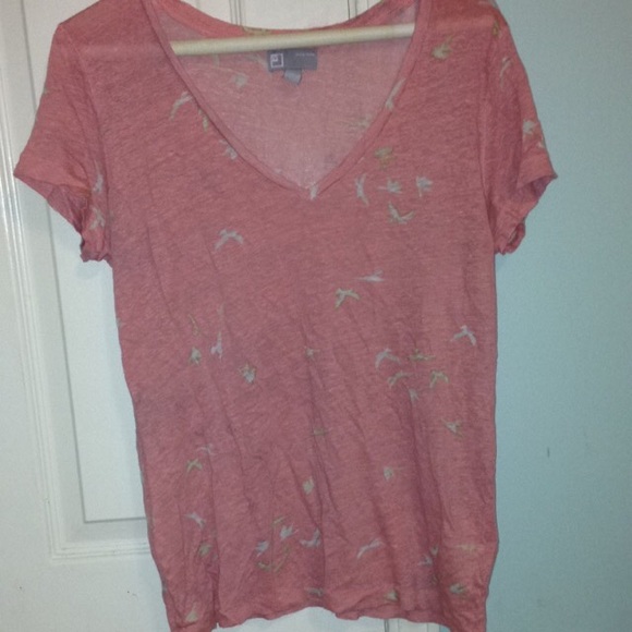 Pink shirt with seagulls