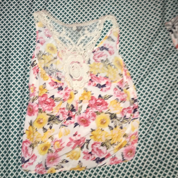 Bouncy lace floral tank top - Picture 2 of 2