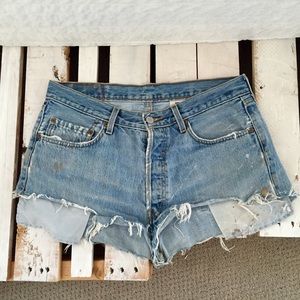 Levi cut off shorts