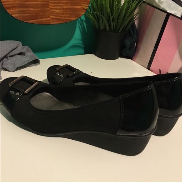Anne Klein Heeled Flats