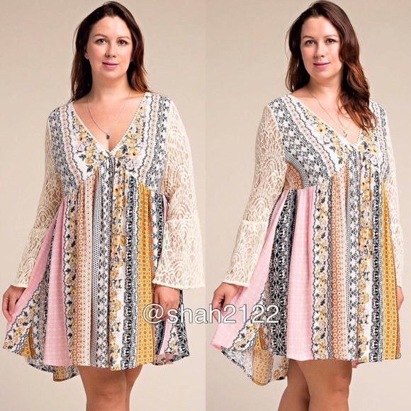 Plus size lace bell sleeves print flowy dress - Picture 2 of 5