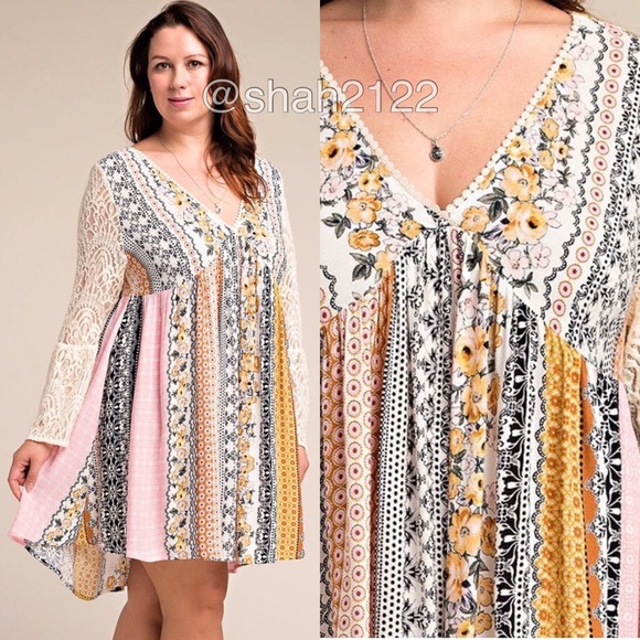 Plus size lace bell sleeves print flowy dress - Picture 4 of 5