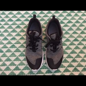 Men's Nike Roshe Grey Jersey Sneaker