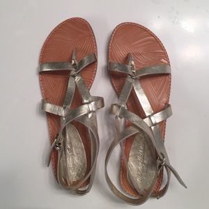 Strapped sandals