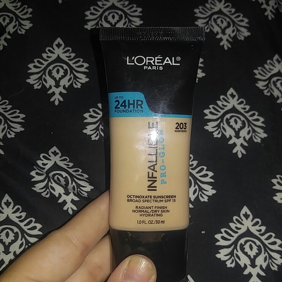 Loreal Infallible Pro Glow 203 NUDE BEIGE