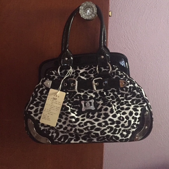 NWT Feng Chun Cheetah Purse 🐾❣