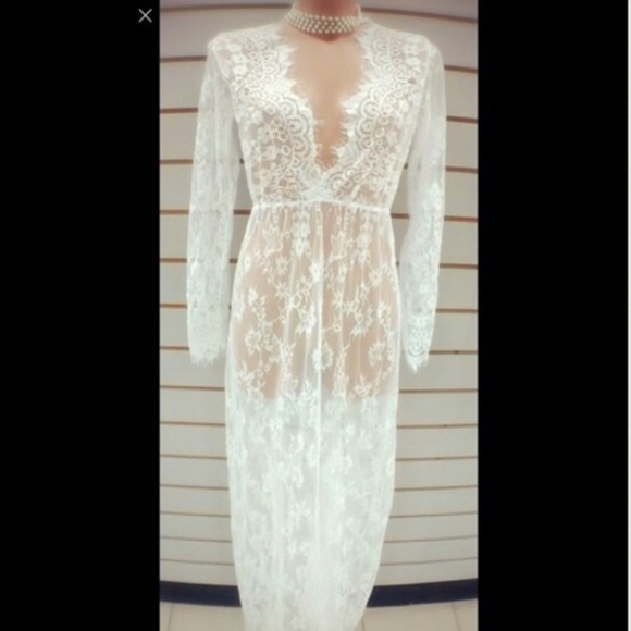 Lace maxi gown - Picture 2 of 4