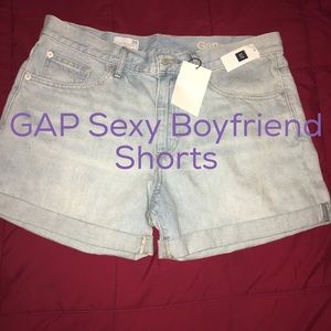 GAP SEXY BOYFRIEND SHORTS!