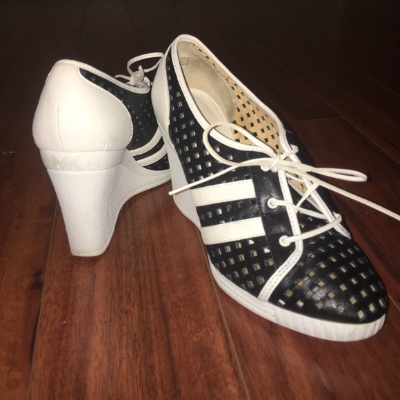 ❤️Micheal Kors Heidi Sneaker Sport Wedge