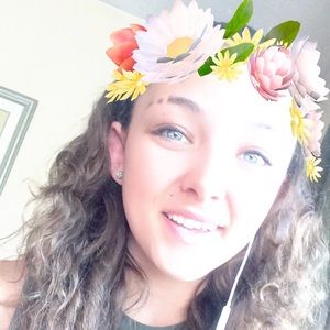 Meet your Posher, Caroline