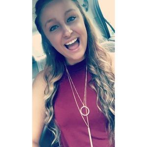 Meet your Posher, Olivia