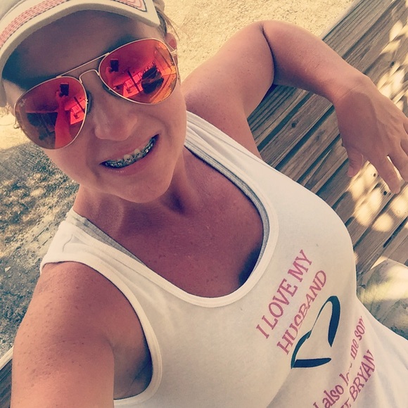 Meet your Posher, Carla