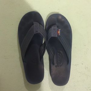 Like new, blue rainbows sandals