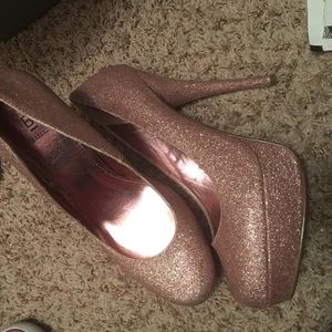 Bakers light pink glitter pumps