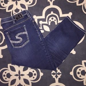 Silver Jeans • Suki Capri • Size 22