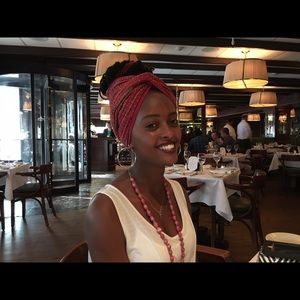 Meet your Posher, Mekdes