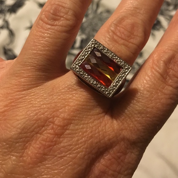Beautiful Ring! - Picture 2 of 4