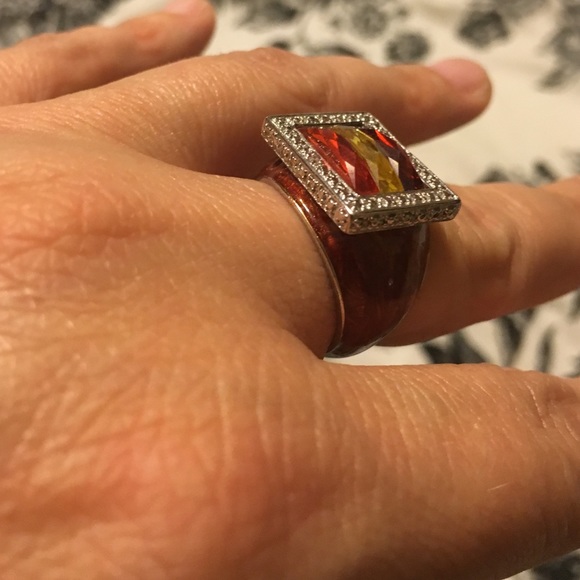 Beautiful Ring! - Picture 4 of 4
