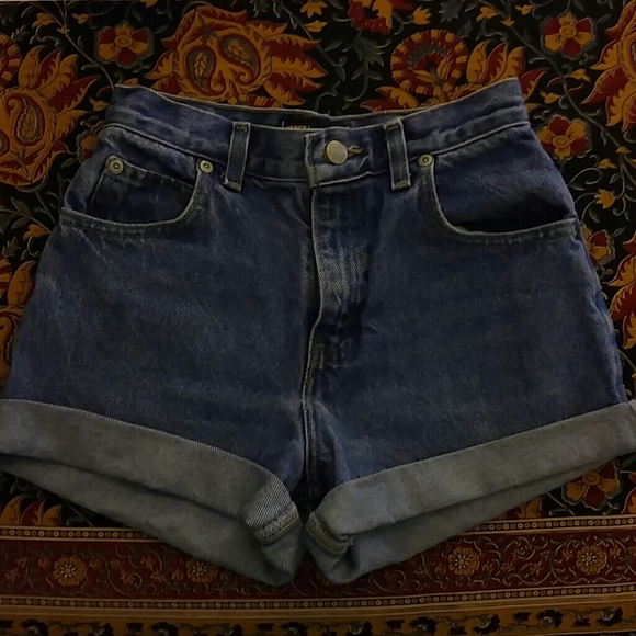 High rise denim cut off jean shorts.