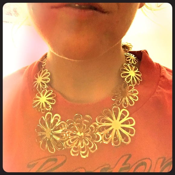 Fire sale! 🍾Kate spade golden flower chain