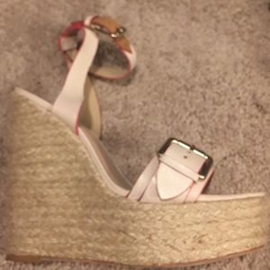 Pour La Victoire size 10 wedge