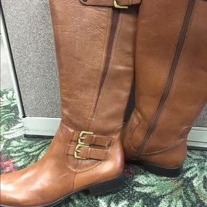 Brand new naturalizer leather brown boots size 9M