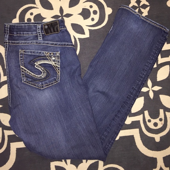 Silver Jeans • Tuesday 16.5 • Size 18 • Length 33