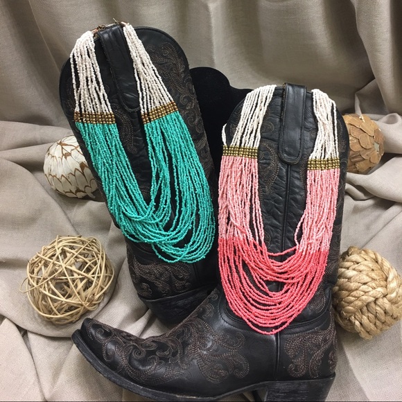 🎉🎉SALE🎉🎉 Layered beaded necklace.