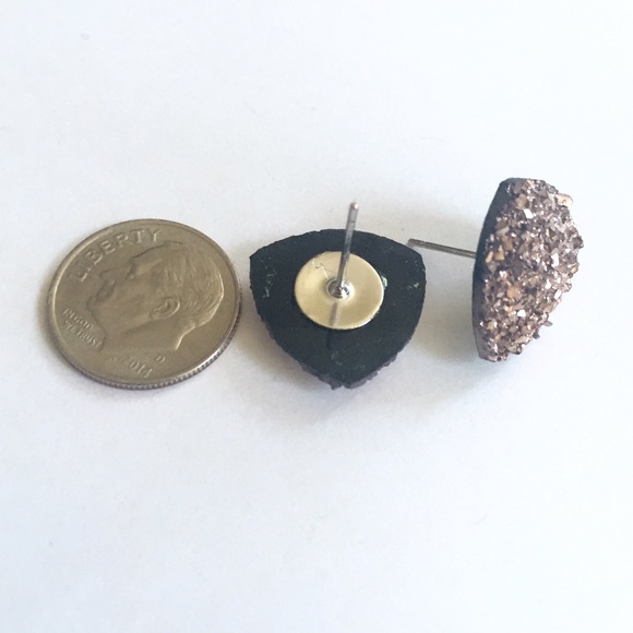 3 for 15🎀bronze/copper Druzy triangle studs - Picture 6 of 7