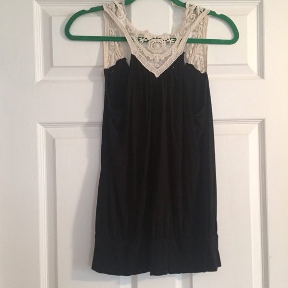 🏴 Black Racerback Top🏴 - Picture 2 of 3