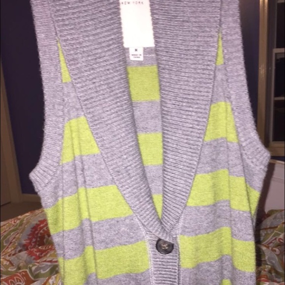 Abercrombie sleeve less vest
