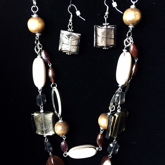 Premier Designs Necklace and Earrings Set