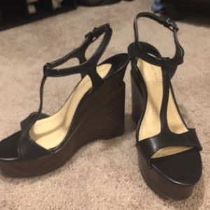 Gianni Bini size 10, platform wedge, black-brown