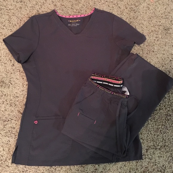 Scrubs size small petite