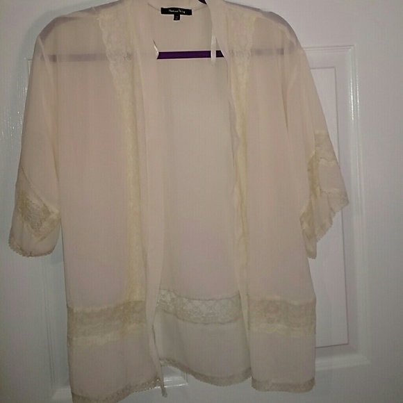 Kimono - Picture 1 of 2